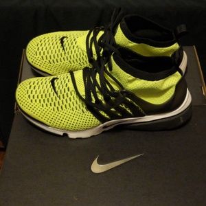 New nike prestos mids